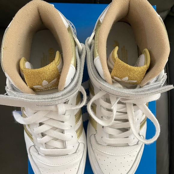 Adidas Forum size 8 (Like New in Box) only tried on inside the house - Picture 5 of 5